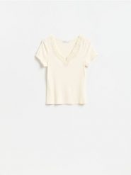 Bluzka z wiskozy - złamana biel. Bluzki damskie Reserved, l, bez wzorów, z dzianiny, bez kołnierzyka, bez ramiączek. Za 69.99 zł.