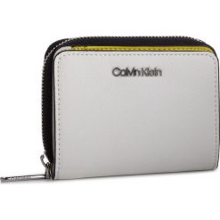 Mały Portfel Damski CALVIN KLEIN - Avant Medium Zip Wflap K60K605097 107. Portfele damskie marki Calvin Klein. Za 249.00 zł.