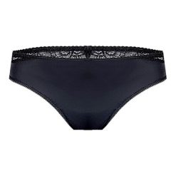 Stringi "Ivone" w kolorze czarnym. Czarne stringi damskie marki Kinga, bez wzorów, z koronki. W wyprzedaży za 32.95 zł.