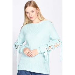 Jasnoniebieski Sweter As A Daisy. Szare swetry damskie Born2be, z okrągłym kołnierzem. Za 39.99 zł.