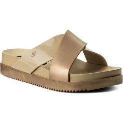 Klapki MELISSA - Cosmic II Ad 32295 Beige/Gold 50803. Brązowe klapki damskie Melissa, z materiału. W wyprzedaży za 189.00 zł.