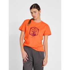 Damski bawełniany T-shirt Hummel OFF - Grid. Brązowe t-shirty damskie Hummel, bez wzorów, z bawełny, casualowe, bez kołnierzyka. Za 125.50 zł.