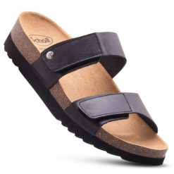 Klapki damskie lifestylowe SCHOLL LUSAKA 2.0 sandały na lato. Czarne klapki damskie Scholl, bez wzorów, sportowe, bez obcasa. Za 358.30 zł.