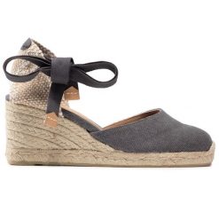 Espadryle Castañer. Szare sandały damskie Castañer, bez wzorów, bez obcasa, bez zapięcia. Za 429.00 zł.