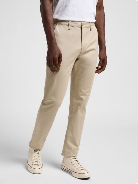 LEE MĘSKIE SPODNIE MATERIAŁOWE LEE SLIM CHINO STONE 112342927. Spodnie materiałowe męskie Lee, l, bez wzorów, z materiału. Za 199.99 zł.