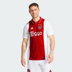 Koszulka Ajax Amsterdam 24/25 Home. Białe koszulki sportowe męskie Adidas, xs, bez wzorów, z materiału, bez kołnierzyka, bez ramiączek, do piłki nożnej. W wyprzedaży za 314.30 zł.