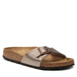 Klapki Birkenstock. Żółte klapki damskie Birkenstock, bez wzorów, bez obcasa. Za 399.99 zł.