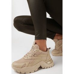 Ciemnobeżowe Sneakersy Iomessa. Brązowe obuwie sportowe damskie Born2be, z aplikacjami. Za 74.99 zł.