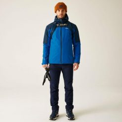 Kurtka męska zimowa ocieplana Thornridge. Niebieskie kurtki sportowe męskie Regatta, na zimę, m, bez wzorów, z puchu, trekkingowe. W wyprzedaży za 249.99 zł.