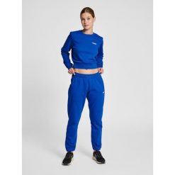 Damska krótka bluza Hummel LGC Shai. Niebieskie bluzy damskie Hummel, na jesień, xs, bez wzorów, z bawełny, bez kaptura. Za 210.55 zł.