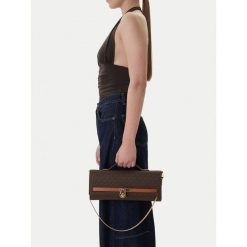 Torebka MICHAEL Michael Kors. Brązowe torebki do ręki damskie MICHAEL Michael Kors, bez wzorów, wizytowe, bez dodatków. Za 859.99 zł.