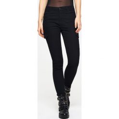Spodnie cargo - Czarny. Spodnie materiałowe damskie Cropp. Za 79.99 zł.