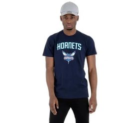 Koszulka Charlotte Hornets NBA. Białe koszulki sportowe męskie New Era, m, bez wzorów, z materiału, bez kołnierzyka, bez ramiączek, do koszykówki. Za 126.50 zł.