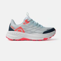 Buty do biegania w terenie Eagle W – wygoda i przyczepność na trudnym terenie. Niebieskie obuwie sportowe damskie IZAS, bez wzorów, z materiału, do biegania. Za 269.52 zł.