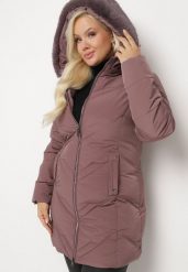 Ciemnofioletowa Kurtka Pikowana z Odpinanym Kapturem i Futrem Arlittia. Fioletowe kurtki damskie Born2be, xl, bez wzorów, z jeansu. Za 259.99 zł.