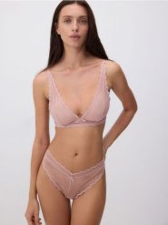 Miękki biustonosz - brudny róż. Czerwone biustonosze Reserved, bez wzorów, z koronki. W wyprzedaży za 49.99 zł.