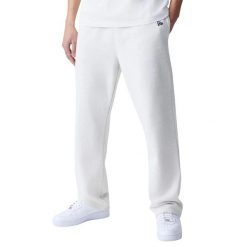 Spodnie do biegania New Era Essentials. Szare krótkie spodenki sportowe męskie New Era, m, bez wzorów, z dresówki, do biegania. Za 278.00 zł.