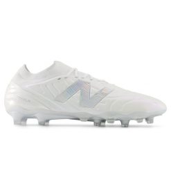 Korki męskie New Balance TEKELA ELITE FG V5 UT1FL96O – białe. Białe buty sportowe męskie New Balance, z włókna, bez zapięcia, do piłki nożnej. Za 999.99 zł.