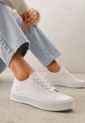 Białe Klasyczne Trampki na Żłobionej Podeszwie Levanatia. Białe trampki i tenisówki damskie Renee, bez wzorów, z jeansu, klasyczne, bez zapięcia. Za 69.99 zł.