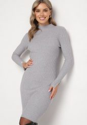 Szara Prążkowana Sukienka Dopasowana z Modalem Wiskozą i Ozdobnymi Guzikami Zeanilda. Szare sukienki damskie Born2be, na co dzień, m, bez wzorów, z materiału, wizytowe, bez kołnierzyka, bez ramiączek, mini, dopasowane. Za 84.99 zł.