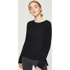 Sweter z wiązaniem - Czarny. Czarne swetry damskie Sinsay. Za 59.99 zł.