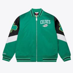 Kurtka Mitchell & Ness NBA Throw It Jkt Vntg Celtic. Kurtki męskie Mitchell & Ness, bez wzorów, bez kaptura. Za 697.95 zł.