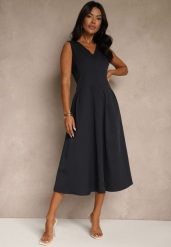 Granatowa Rozkloszowana Sukienka z Dekoltem w Kształcie Litery V Agilia. Niebieskie sukienki damskie Renee, na spacer, na lato, l, bez wzorów, bez kołnierzyka, bez ramiączek, midi, rozkloszowane. Za 149.99 zł.