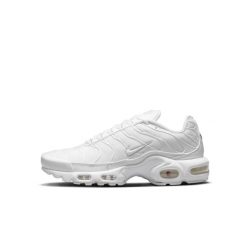 Buty do chodzenia damskie Nike Air Max Plus. Białe obuwie sportowe damskie Nike, bez wzorów, z materiału, trekkingowe, nike air max. Za 860.15 zł.