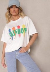 Biały T-shirt o Kroju Oversize z Nadrukowanym Napisem Ilorella. Białe bluzki damskie Renee, m, bez wzorów, z jeansu, eleganckie, bez kołnierzyka. Za 39.99 zł.