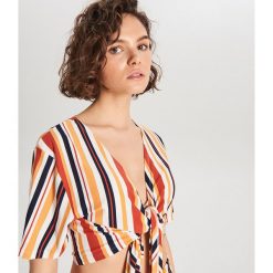 Krótka bluzka z wiązaniem - Pomarańczowy. Bluzki damskie Cropp. Za 49.99 zł.