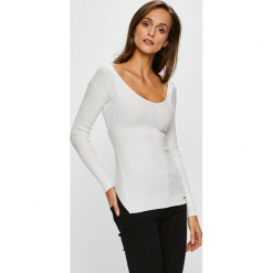Guess Jeans - Bluzka. Szare bluzki damskie Guess Jeans, z aplikacjami, z dzianiny. Za 369.90 zł.