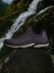 4F Niskie buty trekkingowe damskie - szare 40. Szare trekkingi damskie 4f, przed kostkę. Za 349.99 zł.