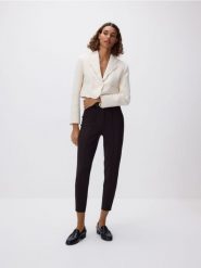 Spodnie z przeszyciem - brązowy. Brązowe spodnie materiałowe damskie Reserved, l, bez wzorów, z tkaniny. Za 149.99 zł.