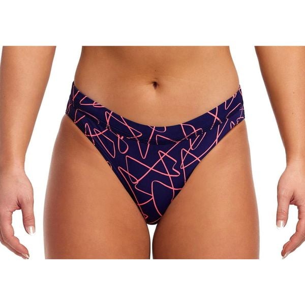 Bikini - dół od bikini Funkita Sports Serial Texter. Czarne bikini damskie FUNKITA, s, bez wzorów. Za 90.30 zł.