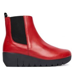 Botki Fly London. Czerwone botki damskie Fly London, bez obcasa, na koturnie, bez zapięcia. Za 459.99 zł.