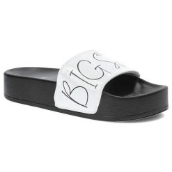 Białe Klapki Big Star Modne Buty Na Lato. Białe klapki damskie Big Star, bez wzorów, retro, bez obcasa. Za 99.99 zł.