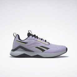 Buty treningowe damskie Reebok Nanoflex Adventure. Czarne obuwie sportowe damskie Reebok, bez wzorów, na fitness i siłownię. Za 231.84 zł.