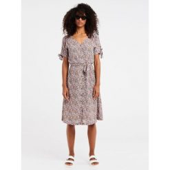 Sukienka damska Protest Prtbanda. Czerwone sukienki damskie Protest, bez wzorów, sportowe, bez kołnierzyka, bez ramiączek, sportowe. Za 340.40 zł.