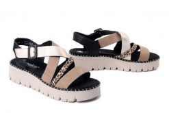 RIEKER V1063-90 multi, sandały damskie. Czarne sandały damskie Rieker, bez wzorów, bez obcasa, na platformie, bez zapięcia. Za 262.32 zł.