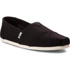 Półbuty TOMS - Classic 10011576 Black Perforated. Czarne półbuty na co dzień męskie Toms, z materiału. W wyprzedaży za 189.00 zł.