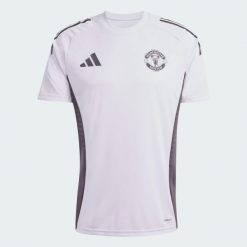 Koszulka Manchester United Tiro 25 Competition Training. Czarne koszulki sportowe męskie Adidas, bez wzorów, bez kołnierzyka, bez ramiączek, do piłki nożnej. Za 239.00 zł.