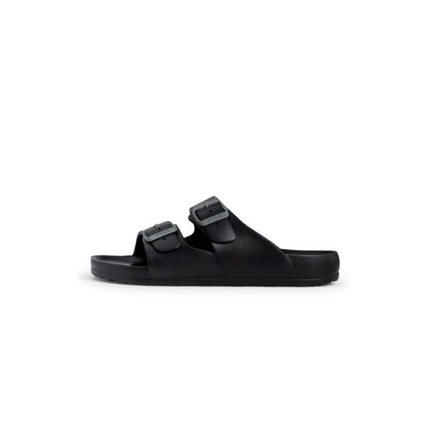 Klapki damskie Fila Matero. Brązowe klapki damskie Fila, bez wzorów, z materiału, biznesowe, bez obcasa. Za 79.00 zł.