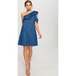 Jeansowa sukienka - Niebieski. Niebieskie sukienki damskie Reserved, bez wzorów, z jeansu, bez kołnierzyka, bez ramiączek. Za 139.99 zł.