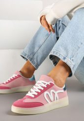 Różowe Sneakersy Kultowe Tenisówki Zdobione Abstrakcyjną Aplikacją Fendiva. Czerwone trampki i tenisówki damskie Renee, z aplikacjami, z jeansu, eleganckie, bez zapięcia. Za 74.99 zł.