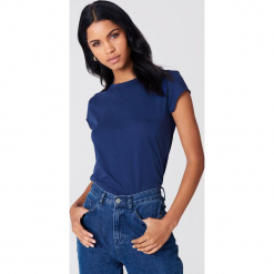 NA-KD Basic T-shirt z surowym wykończeniem - Blue,Navy. Niebieskie t-shirty damskie NA-KD Basic, z bawełny, z okrągłym kołnierzem. Za 52.95 zł.