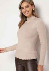 Ciemnobeżowy Sweter z Wełną i Ozdobną Falbanką przy Dekolcie Seanoria. Brązowe swetry damskie Born2be, l, z aplikacjami, z jeansu, eleganckie, bez kołnierzyka, bez ramiączek, bez kaptura. Za 84.99 zł.