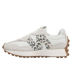 Sneakersy damskie New Balance 327 buty sportowe skórzane beżowe (WS327PJ). Białe obuwie sportowe damskie New Balance, bez wzorów, z gumy. Za 625.00 zł.