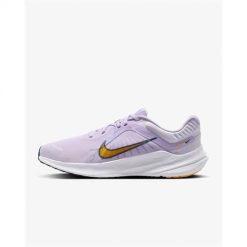 Buty do biegania damskie Nike Quest 5. Fioletowe obuwie sportowe damskie Nike, bez wzorów, z gumy, do biegania. Za 348.00 zł.