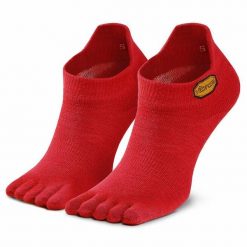 Skarpety krótkie Vibram Fivefingers. Czerwone skarpety damskie Vibram Fivefingers, bez wzorów. Za 79.99 zł.