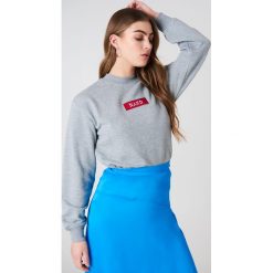 NA-KD Bluza z logo NA-KD - Grey. Bluzy damskie marki NA-KD. W wyprzedaży za 45.20 zł.